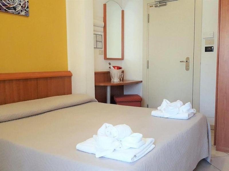 Hotel Bengasi Rimini Exterior foto