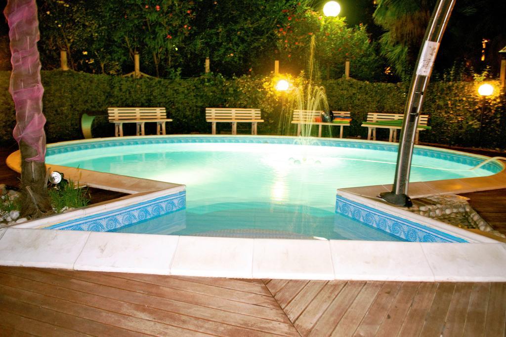 Hotel Bengasi Rimini Exterior foto