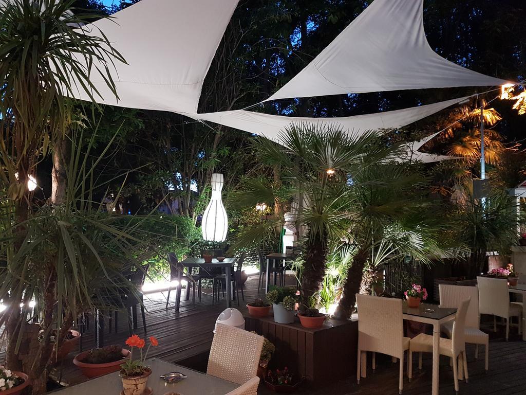 Hotel Bengasi Rimini Exterior foto